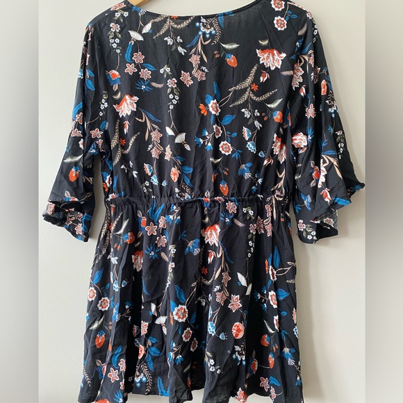 Torrid Challis Surplice Black Floral 3/4 Bell Sleeve Babydoll Top - Picture 3 of 11